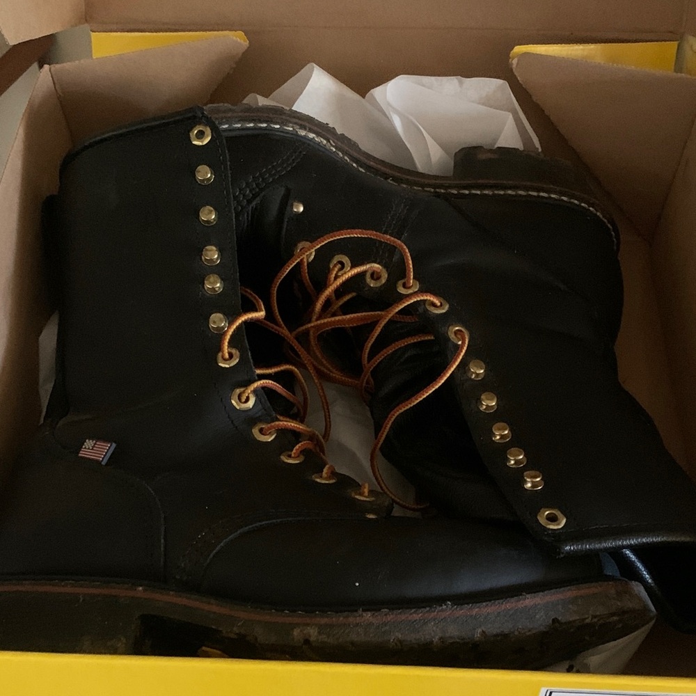 Black leather 10” tall lineman boots. Steel toe.  Carolina 905.  Lightly used.